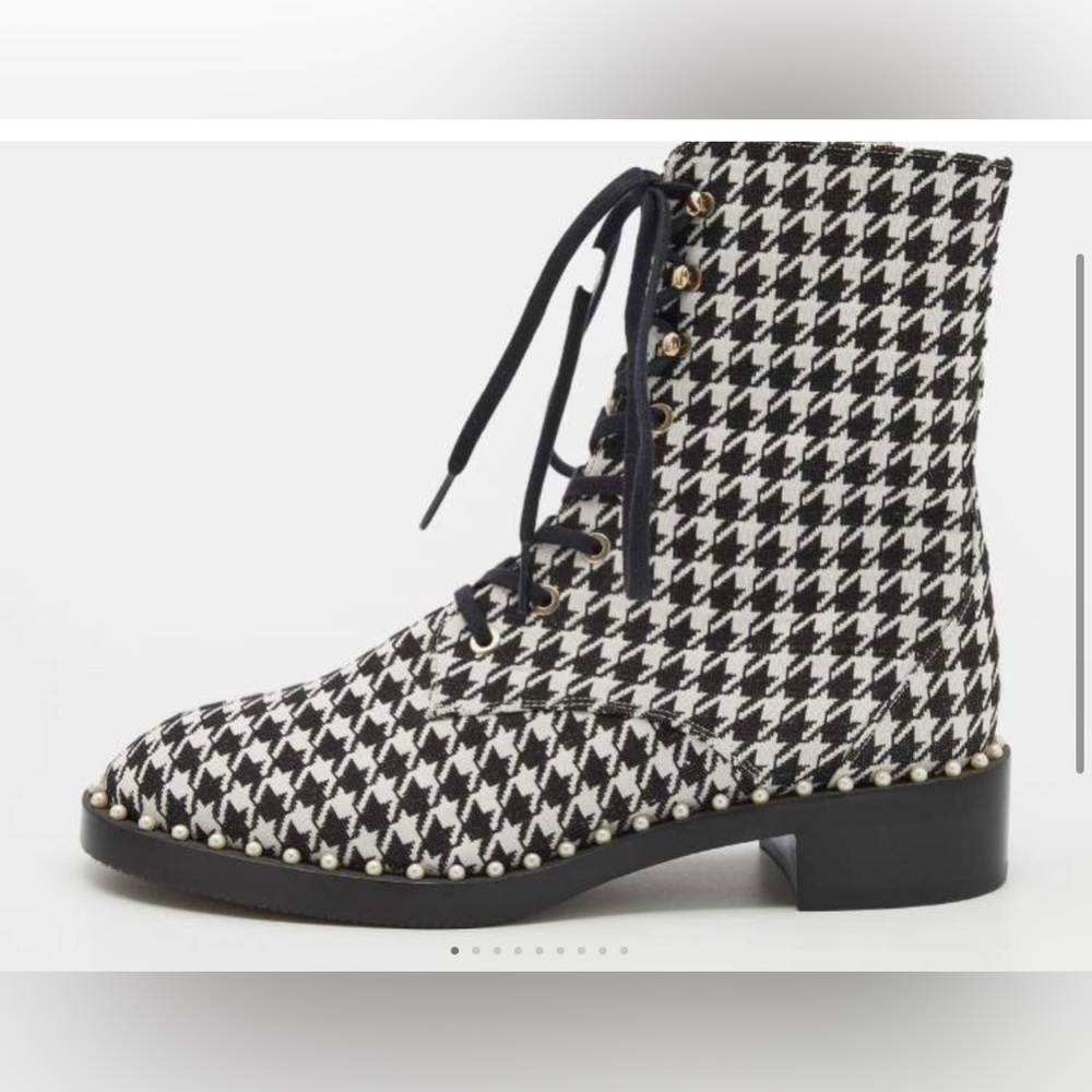Stuart Weitzman 6M